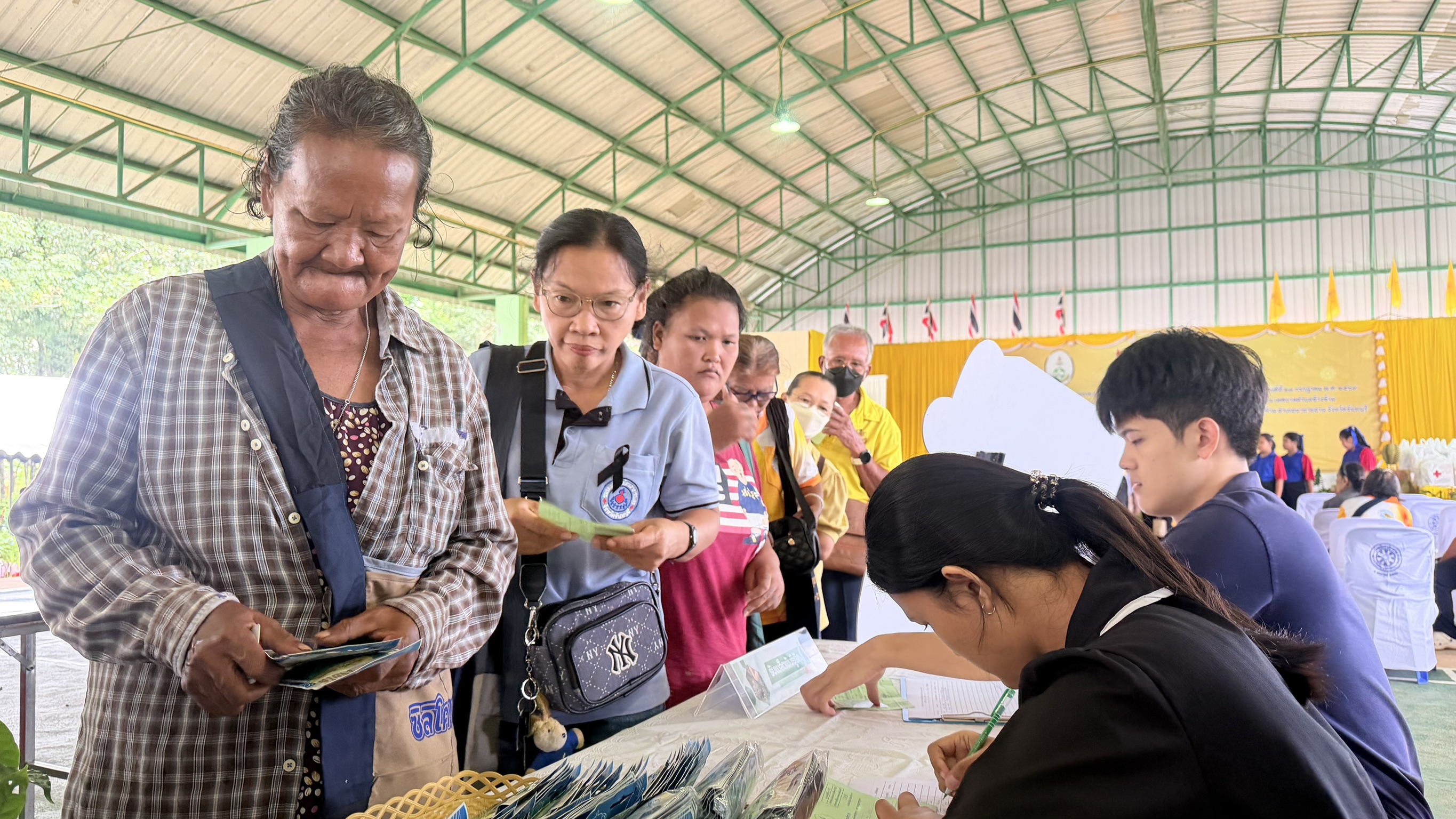 title -  ส.ป.ก.จันทบุรี เข้าร่วมจัดงานโครงการคลินิกเกษตรเคลื่อนที่ในพระราชานุเคราะห์ สมเด็จพระบรมโอรสาธิราช ฯ สยามมกุฎราชกุมาร ประจำปีงบประมาณ พ.ศ. 2569 ไตรมาสที่ 4/2569 